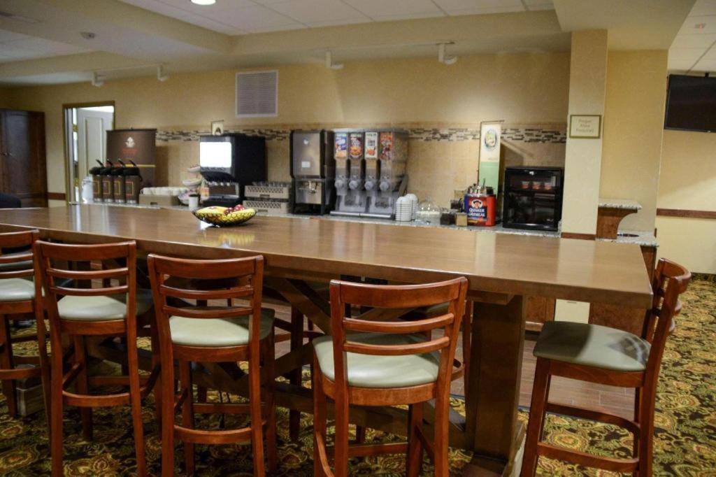 Country Inn & Suites By Radisson, Dundee, Mi Экстерьер фото