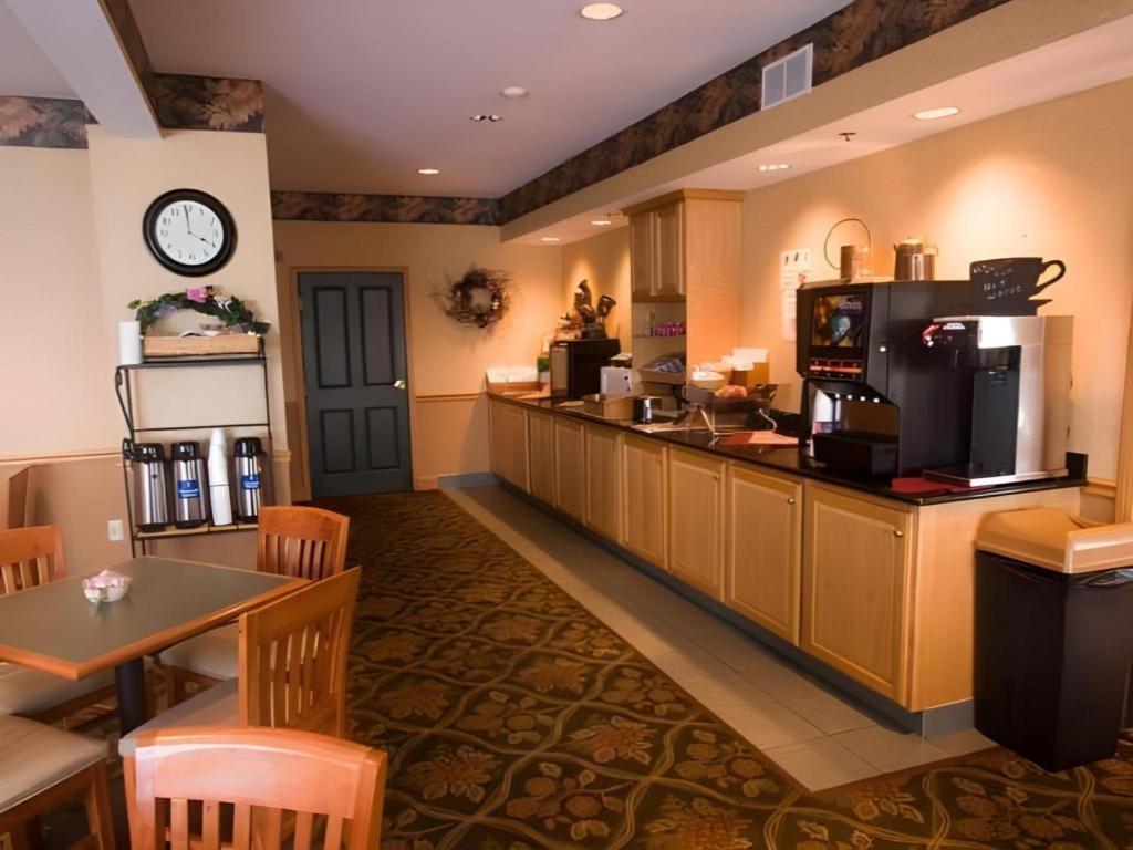 Country Inn & Suites By Radisson, Dundee, Mi Экстерьер фото